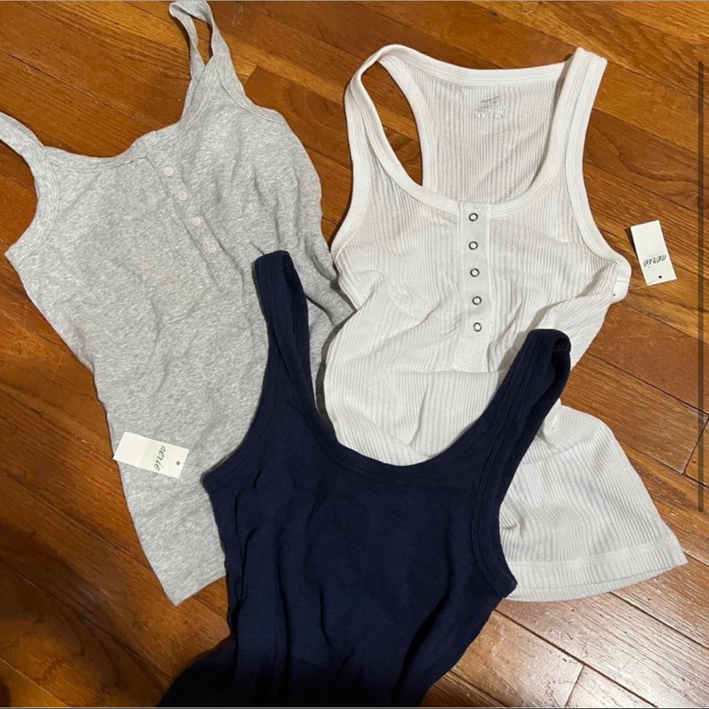 bundle of 3 brand new aerie tank tops